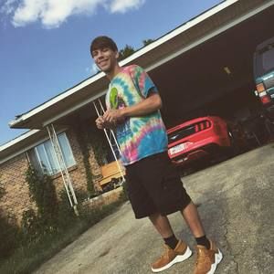 Meet your Posher, Zachary